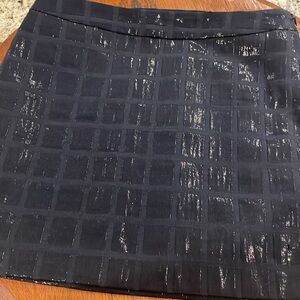 Gap poly/cotton short skirt with square pattern. Lined and zip on side.Navy blue